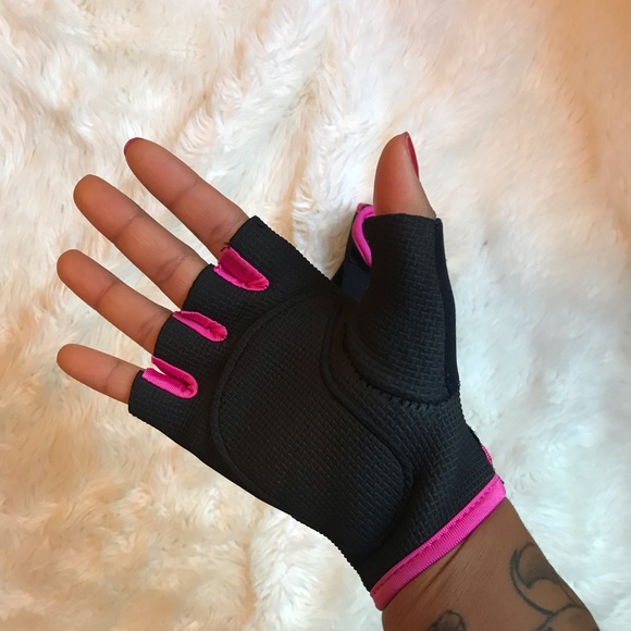 Weight lifting gloves - Picture 3 of 3
